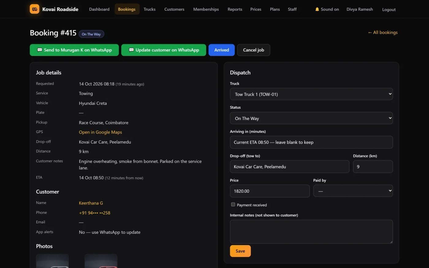 Towing booking on the way with WhatsApp buttons for the driver and customer, job details, drop-off, distance, arrival time and the dispatch form